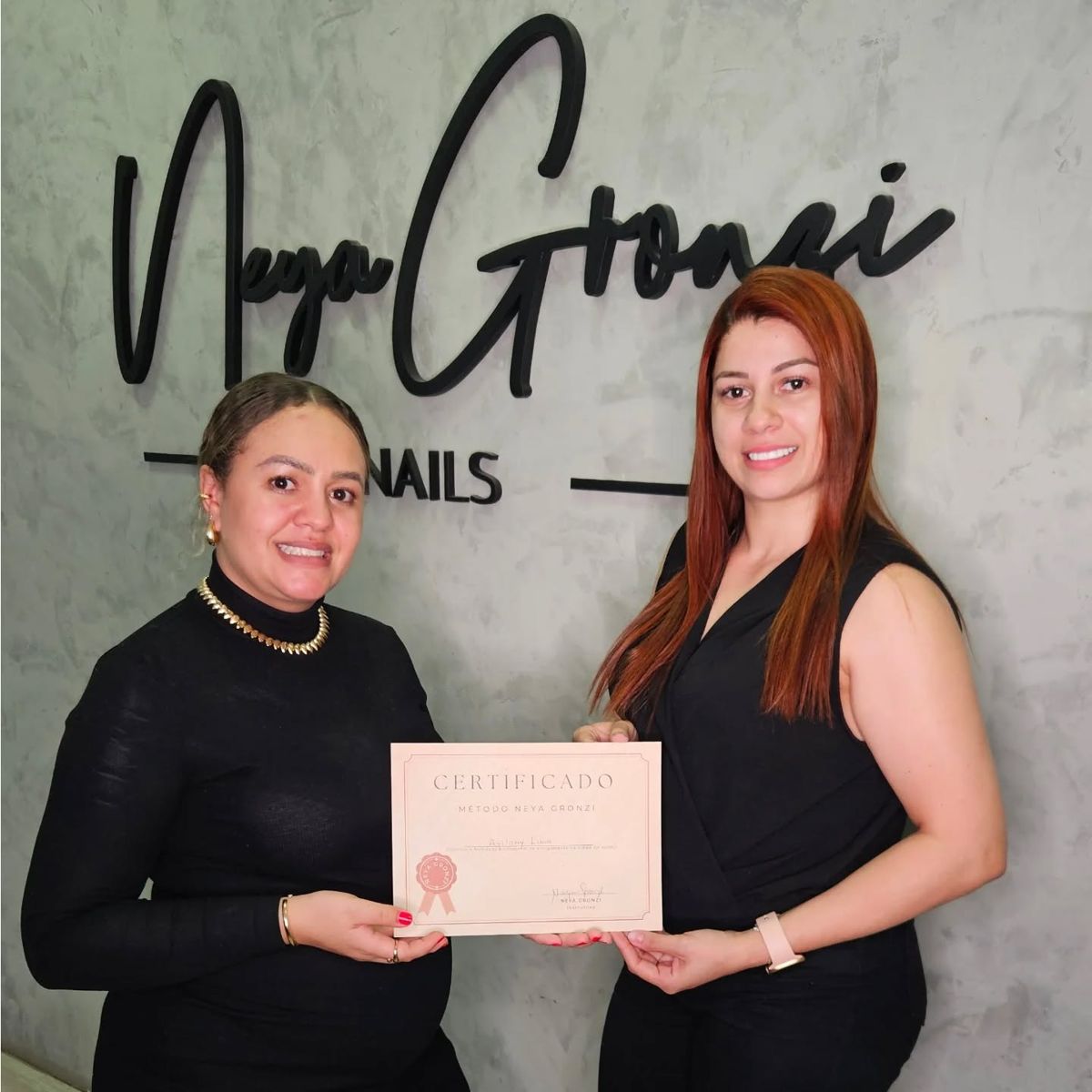 Aluna com certificado