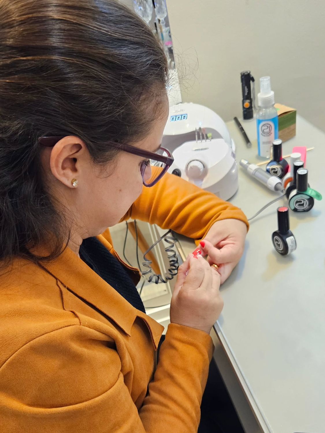 Aluna praticando no curso